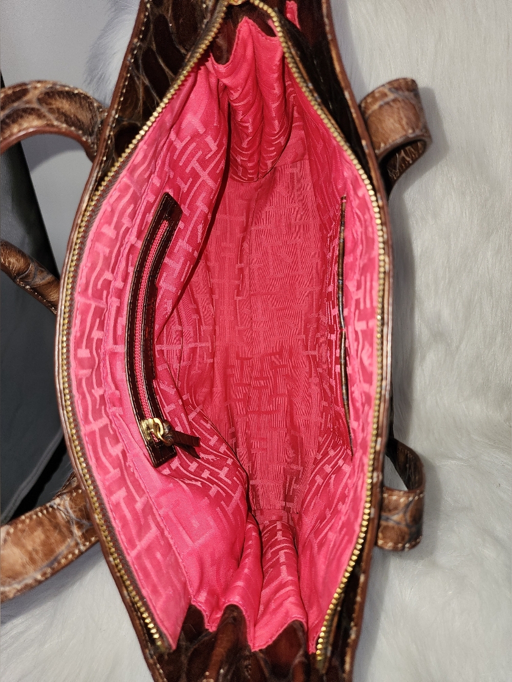 Elaine Turner Crocodile Leather Purse, Brown/Bronze w Gold Hardware & Logo Çharm - Picture 8 of 12